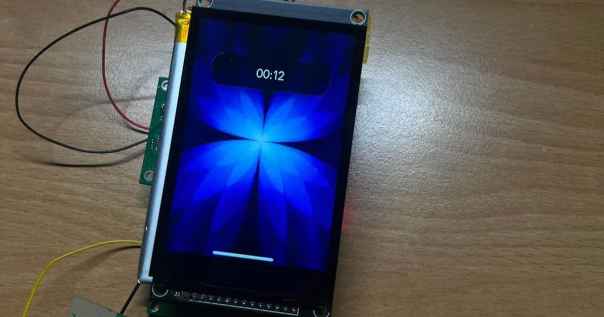 Someone made a 4G ESP32 smartphone, and it's as impressive as it sounds