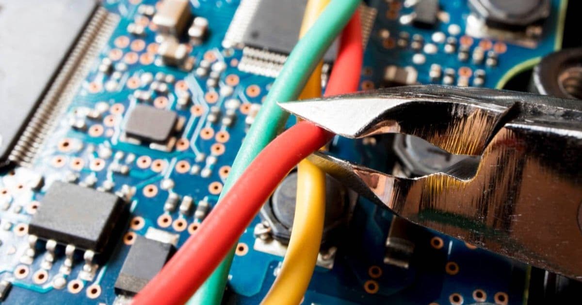 SparkFun Terminates Adafruit Partnership Amid Harassment Allegations