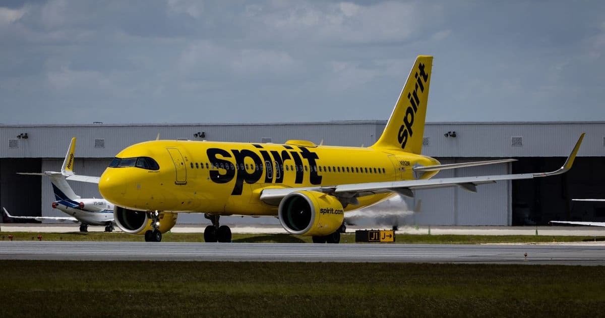 Spirit Airlines shuts down after Trump rescue plan falls apart