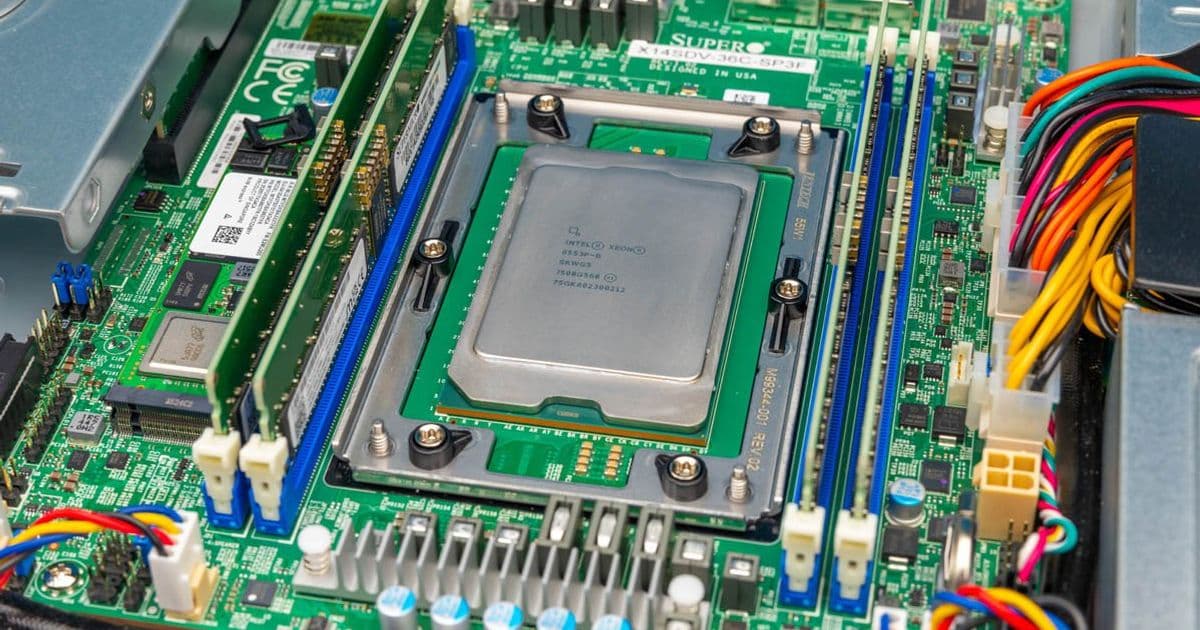Supermicro SYS-112D-36C-FN3P Review – 36‑Core Intel Xeon 6 SoC Server with Dual 100 GbE