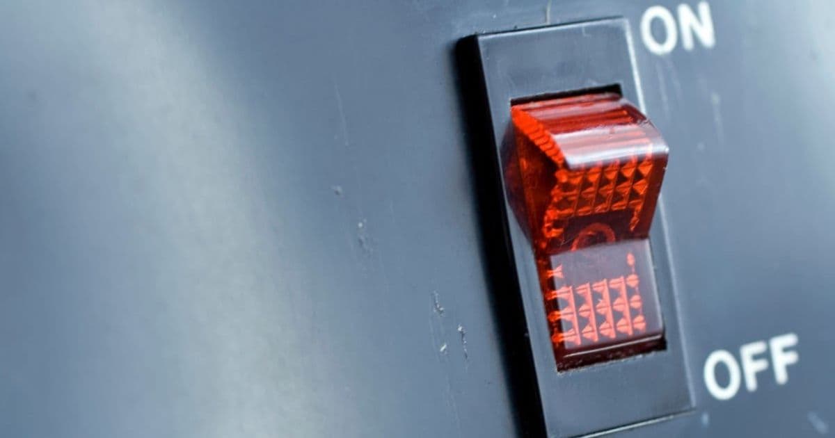 Techie Unjustly Banned After UPS Failure Exposes Critical Infrastructure Flaws