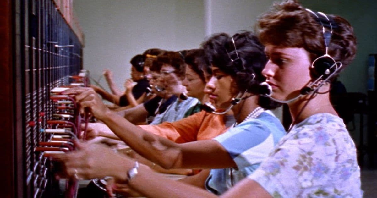 iOS 26's Call-Screening Feature Sparks Debate: Executive Assistant or Communication Barrier?