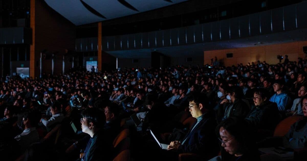 South Korean AI Startups Challenge Tech Giants in National AI Race