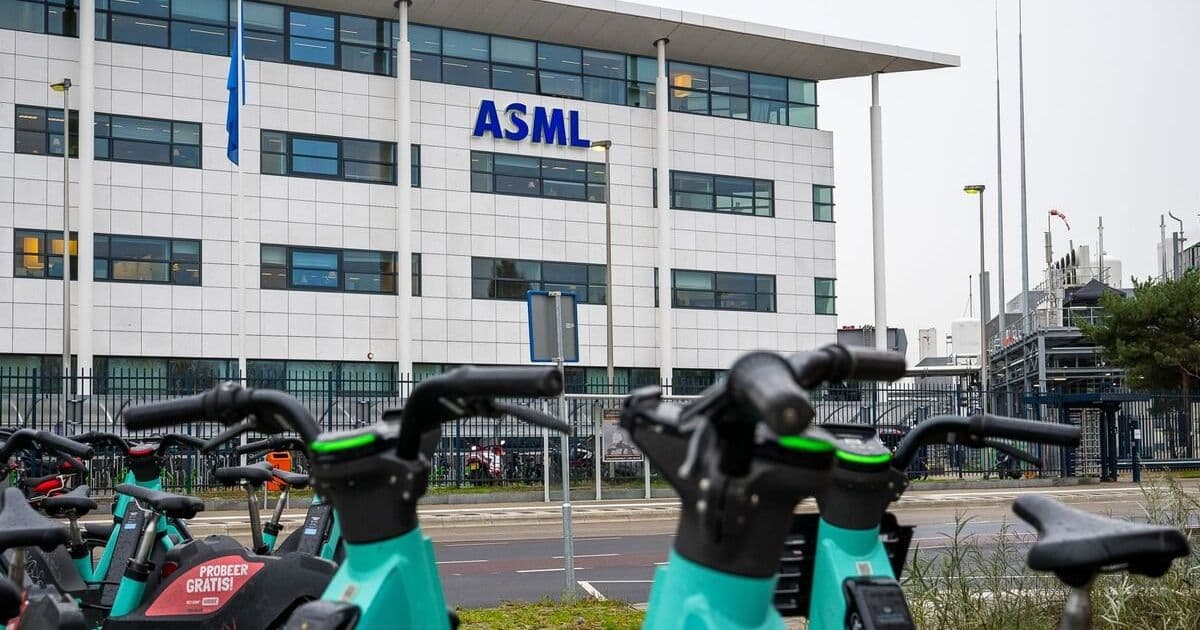 ASML Cuts 1,700 Jobs Despite Record Sales Boom