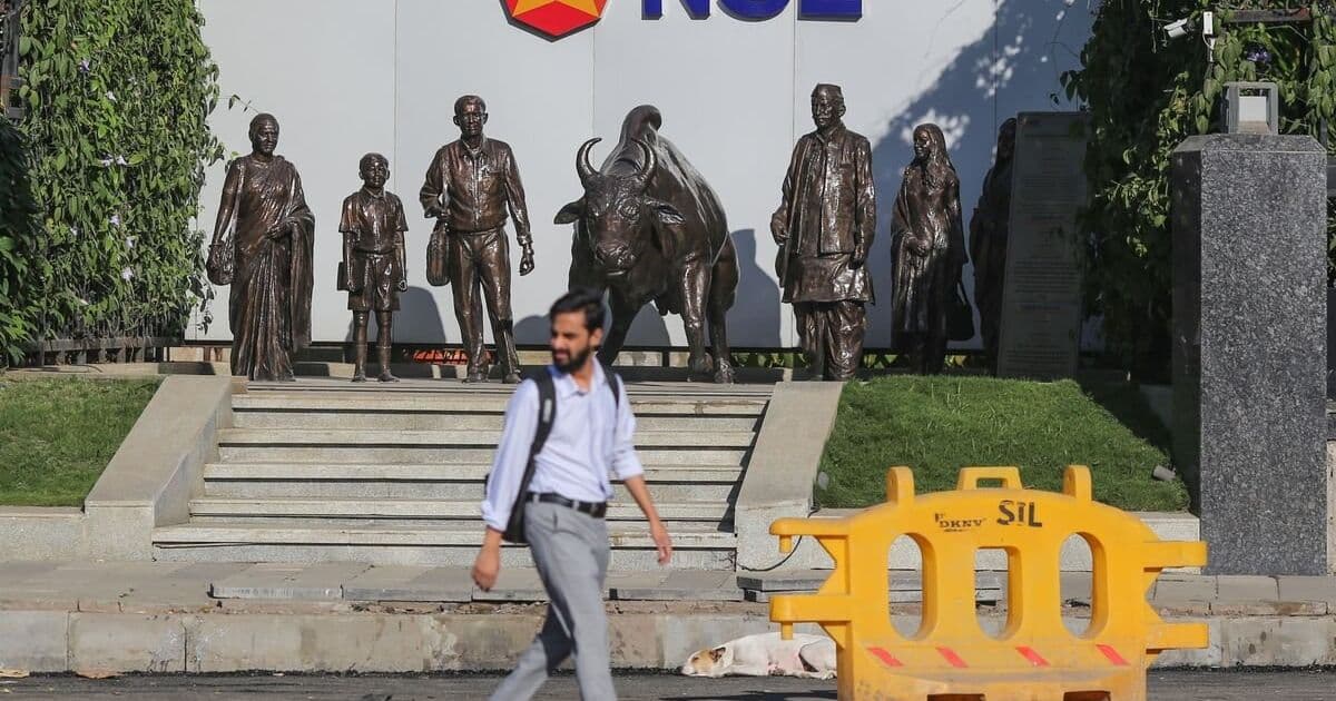 Fractal's $313M IPO Falls 5% as India's First AI Unicorn Faces Weak Market