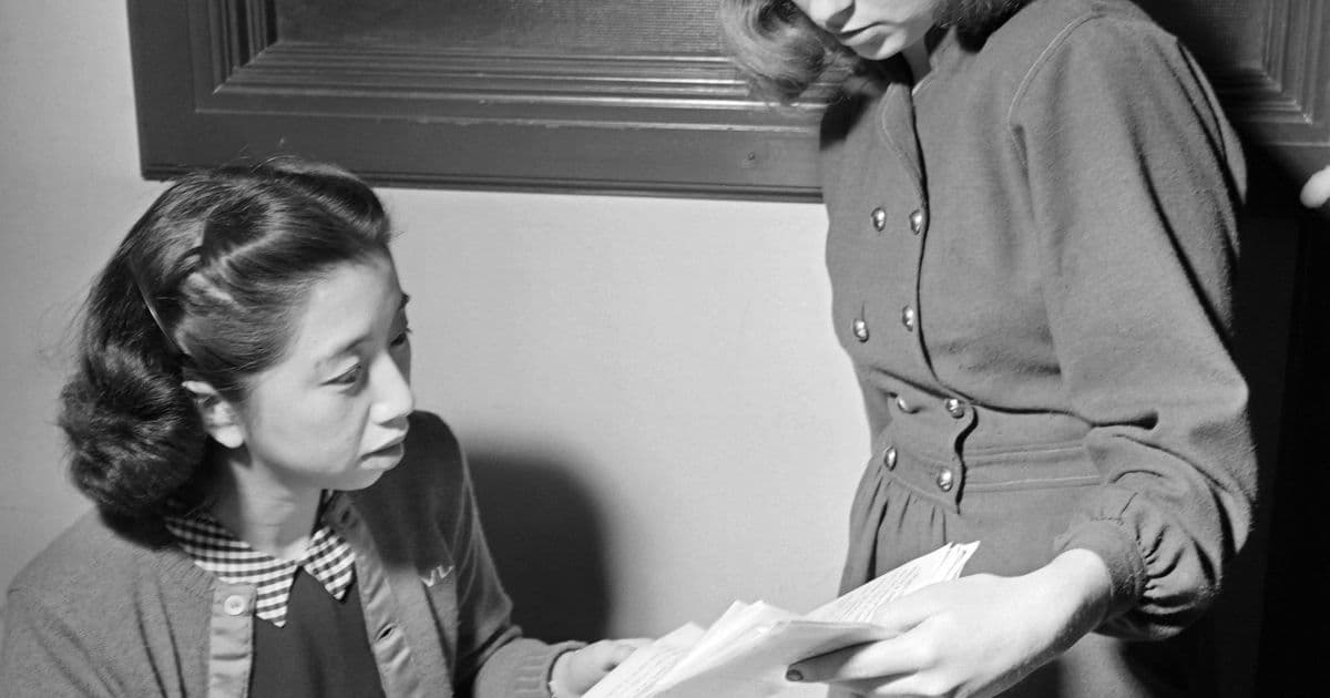 Workers Most Vulnerable to AI May Actually Be Best Positioned for New Opportunities, Study Finds