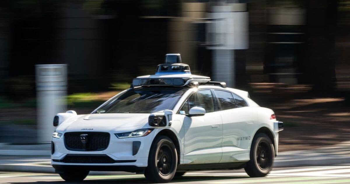 New York Halts Robotaxi Expansion, Dealing Blow to Waymo's Growth Targets