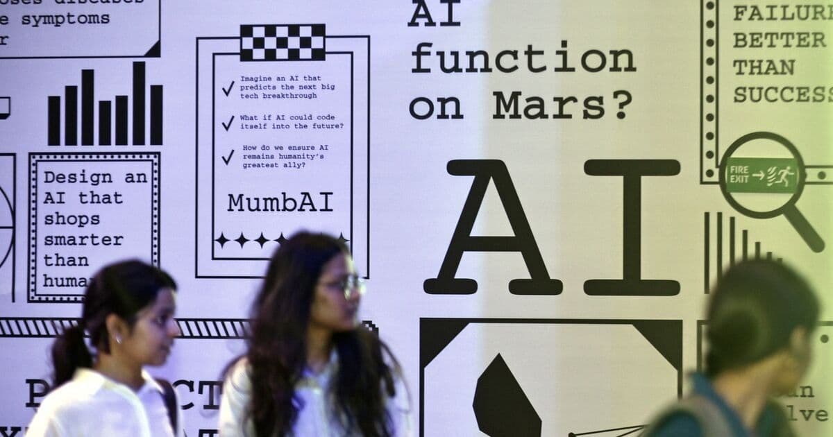 Indian IT Stocks Plunge 15% as AI Disruption Fears Mount