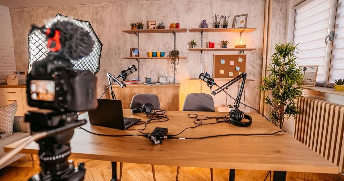 The Podcasting Landscape Transformed: AI-Generated Content Floods Platforms
