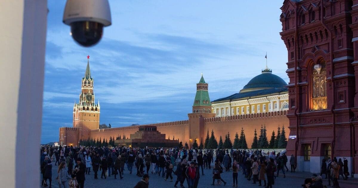 Russia's VPN Crackdown Triggers Banking Outage as Moscow Tightens Internet Controls