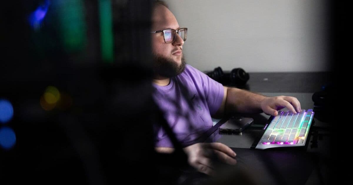 AI Trading Agents Emerge as Retail Trainers Deploy Autonomous Portfolio Managers