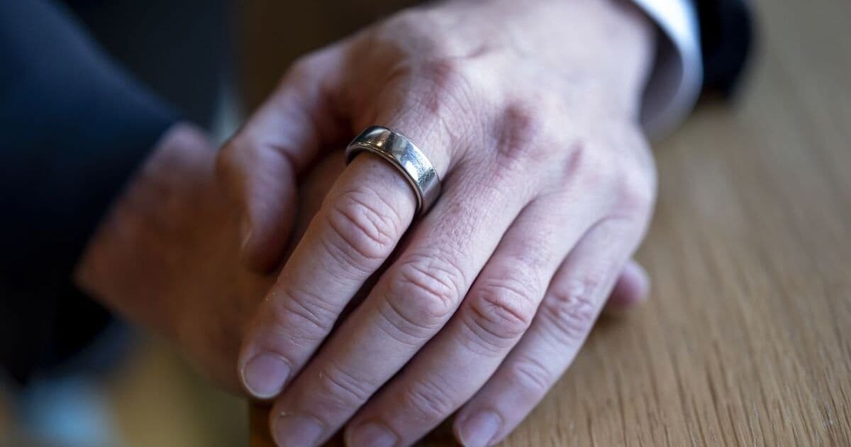 Oura Plans Secondary Sale at 25% Discount to $11B Valuation as Private Markets Tighten