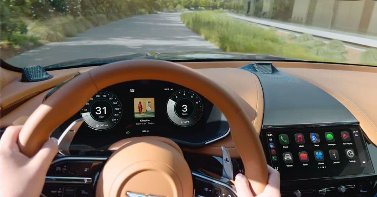 Apple Opens CarPlay to Third-Party AI Chatbots While Keeping Siri Button