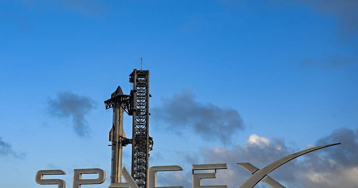 SpaceX Considers IPO Amid $1.75T Valuation Hopes
