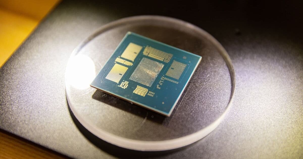 US AI Chip Export Push Faces Bureaucratic Headwinds and Policy Uncertainty