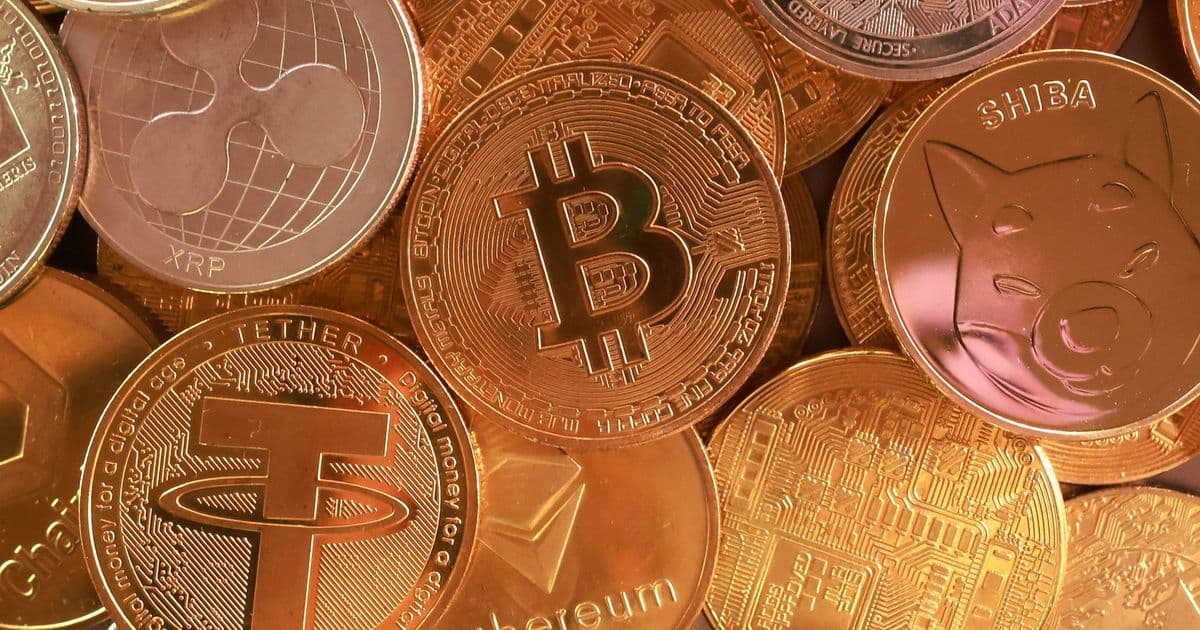 White House Steps Into Crypto Standoff Amid Industry Growth Signals