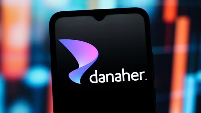 Medtech Acquisition Surge Meets IP Firestorm as Danaher Eyes Masimo Amid Apple Dispute