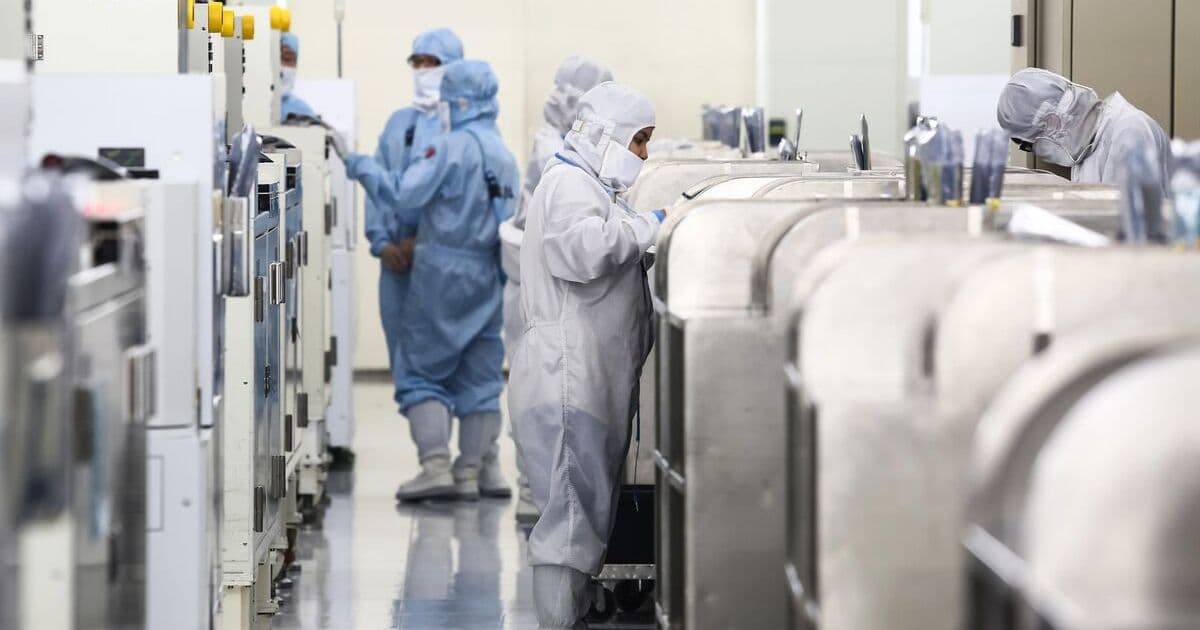 Taiwan's Chip Sector Faces Critical Supply Risks Amid Iran War and Middle East Dependencies