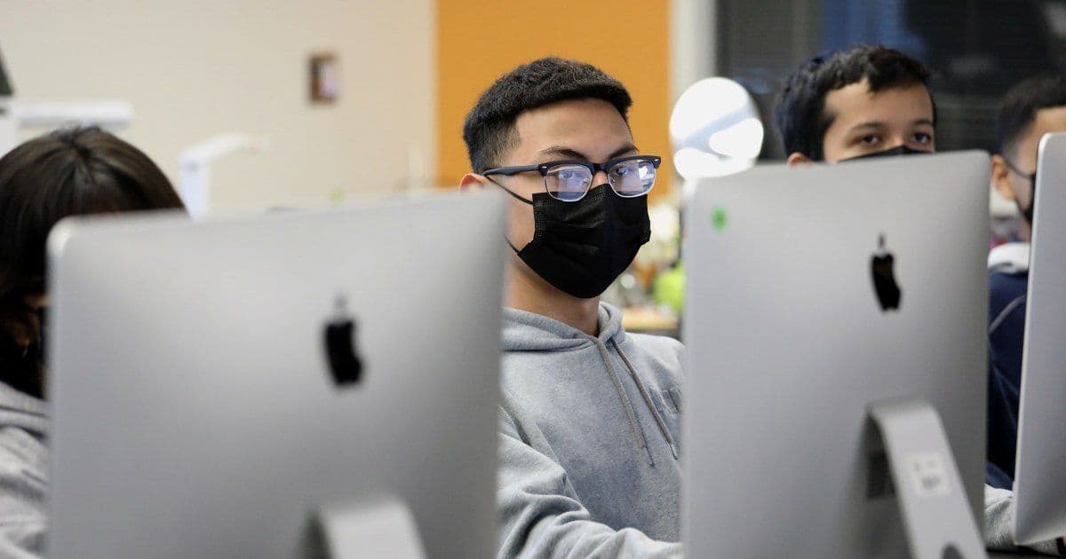 LA Unified School District Becomes First Major US System to Mandate Screen Time Limits