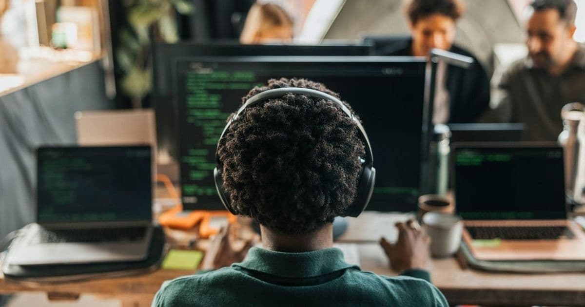 Tech Sector Job Losses Outpace Past Downturns as AI Reshapes Industry