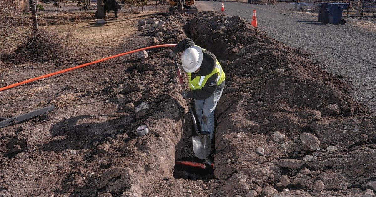 High-Speed Internet Rollout Creates Labor Shortage, Driving Up Wages for Drillers, Linemen, and Splicers
