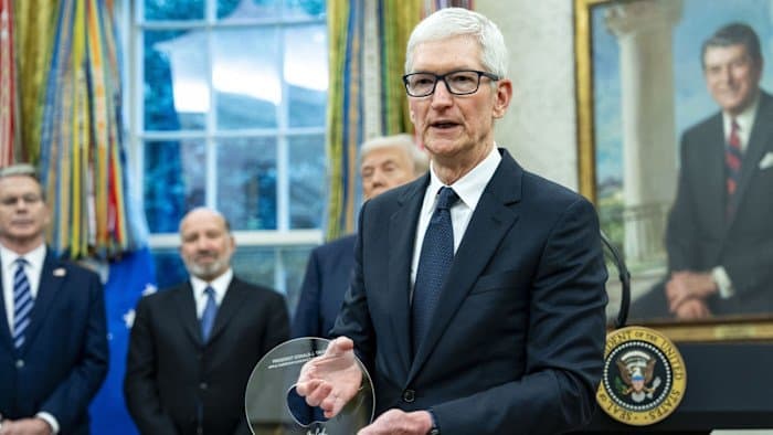 US FTC Chair Urges Apple to Review Apple News Curation Following Political Bias Claims