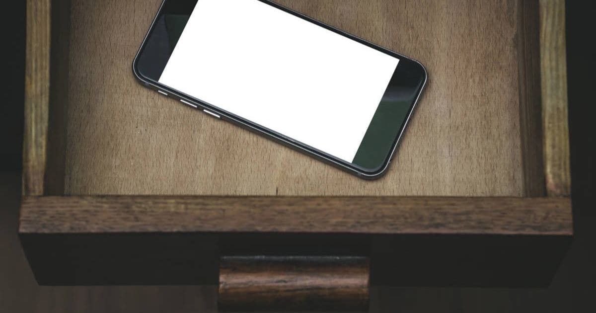 The Secondhand Phone Revolution: Privacy Regulations and the Rise of Refurbished Markets