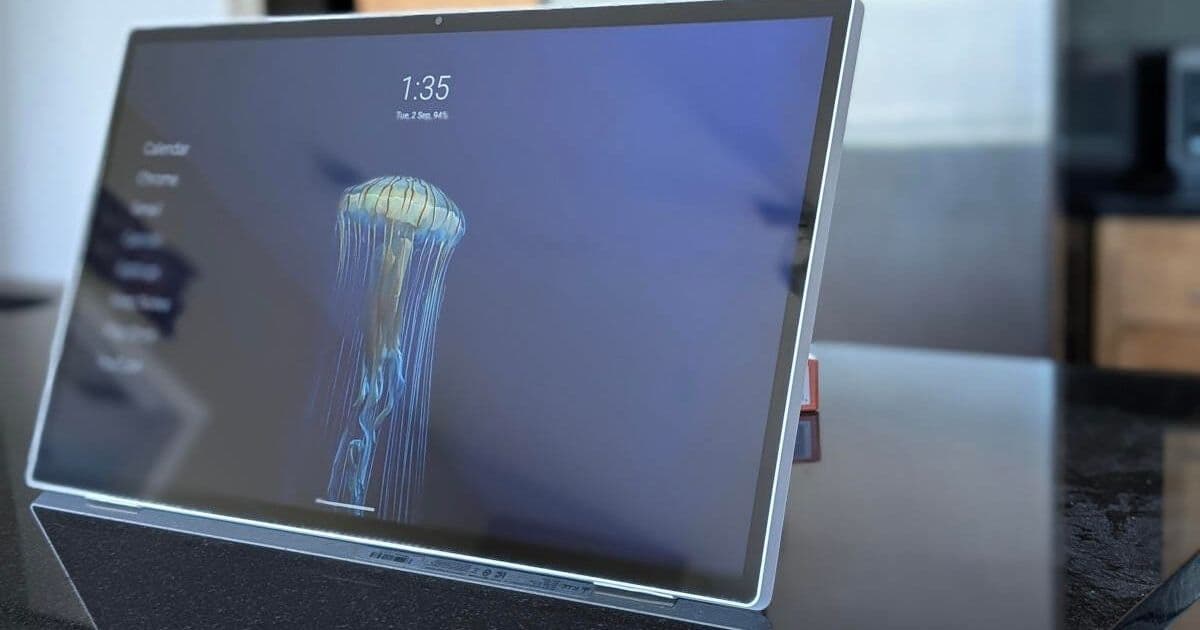 The 25-Inch Android Experiment: How a Massive Tablet Redefines Work and Play