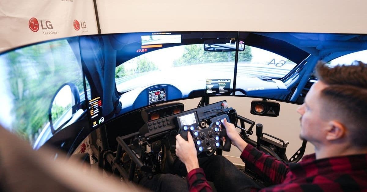 The Monitor Dilemma: How Ultrawide Screens Could Be Undermining Your Productivity