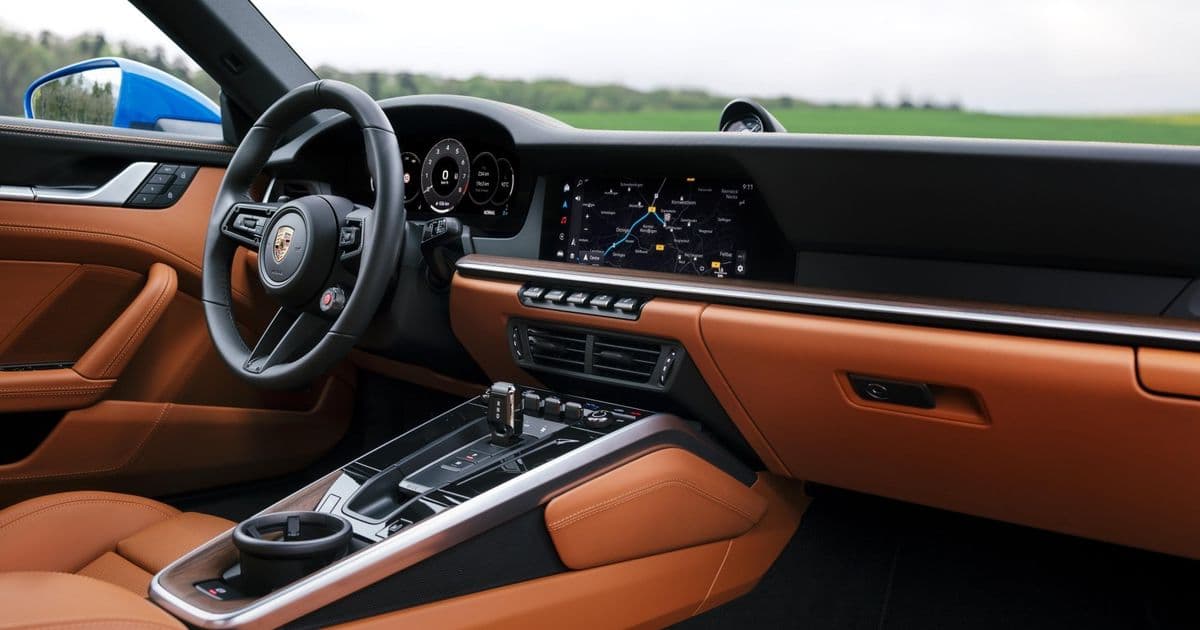 The Uncomfortable Squeeze: Why Liquid Glass Design Threatens Mac's Professional Core