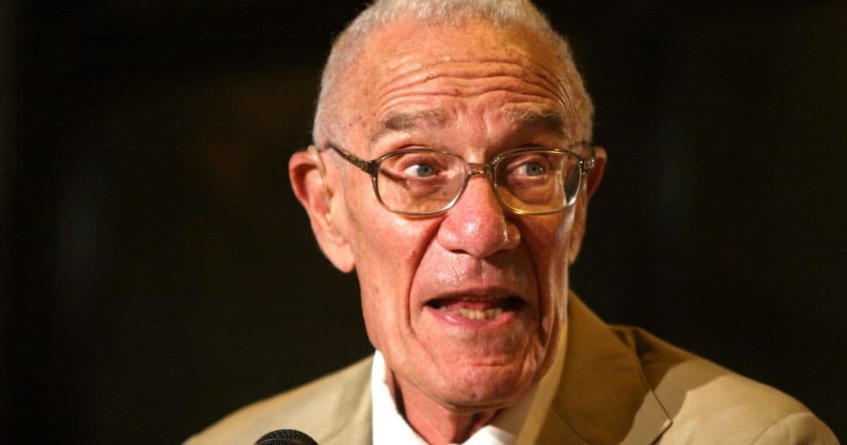 Thousands of executives aren't seeing AI productivity boom, reminding economists of IT-era paradox