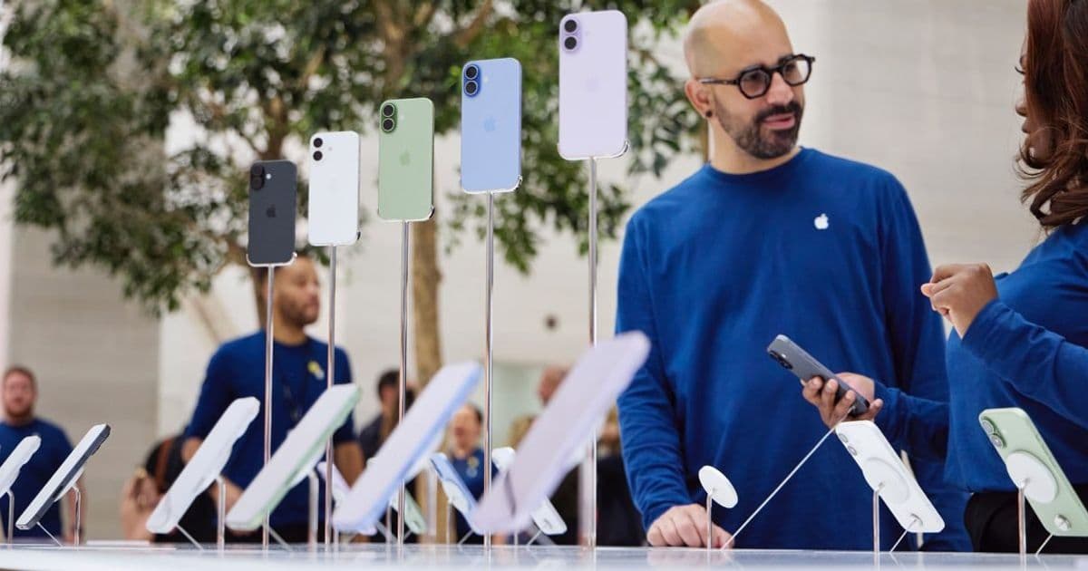 Apple's Memory Cost Crisis: Why Tim Cook Won't Rule Out iPhone 18 Price Hikes