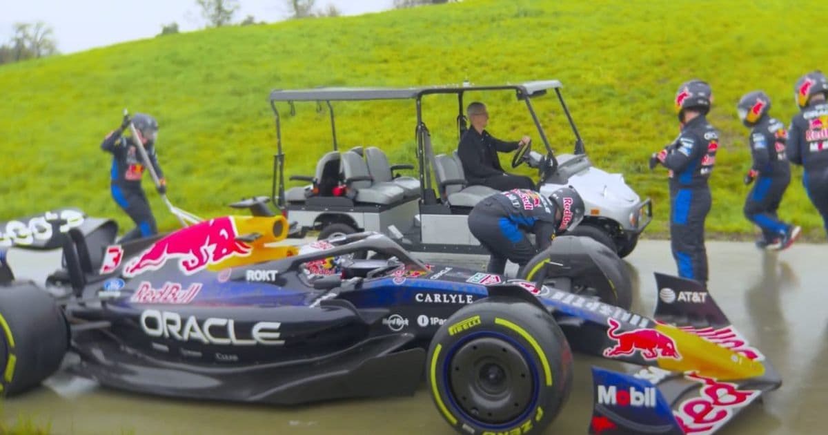 Tim Cook's Golf Cart Gets F1 Treatment in Apple Park Video