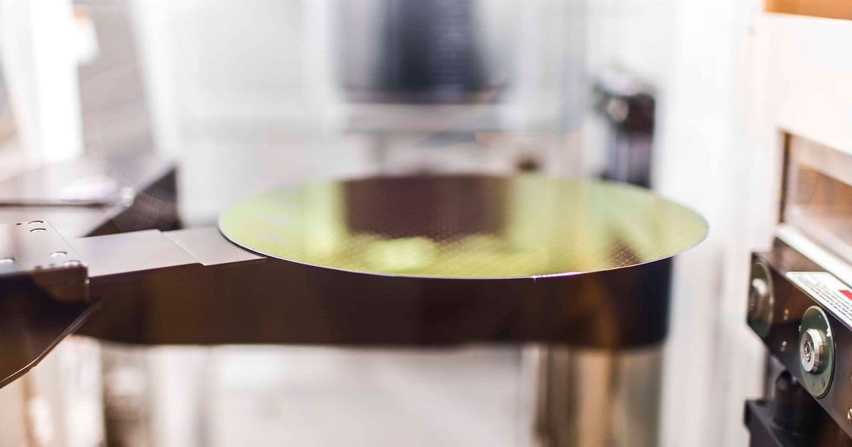 Trailing‑Edge Foundry Roadmaps: GlobalFoundries, UMC, and SMIC Pursue Divergent Strategies