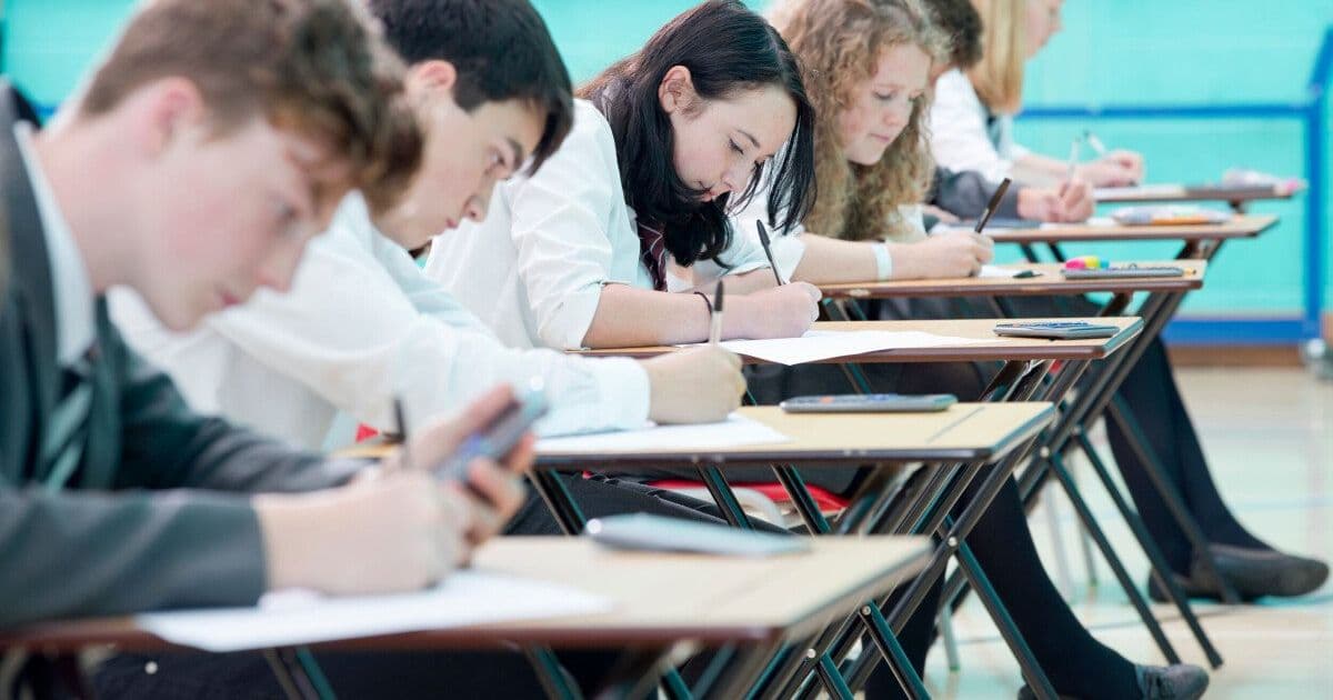 Ofqual warns that smart glasses and AI wearables could turn GCSEs into live Google searches
