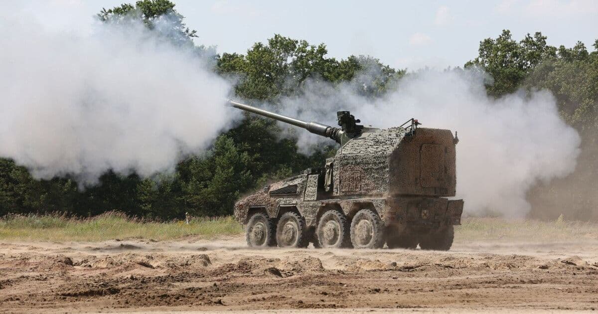 UK Reloads Artillery Plans with £1 B Remote‑Control Howitzer Order