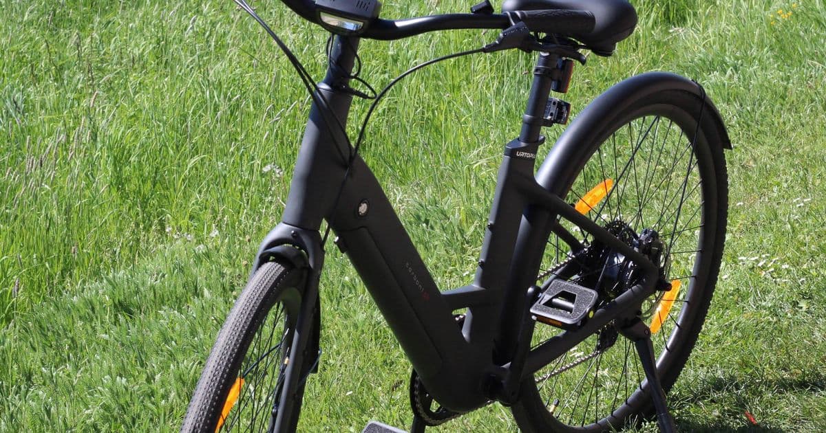 Urtopia Carbon 1 ST: Premium Smart E-Bike with Innovative Features but Notable Trade-offs
