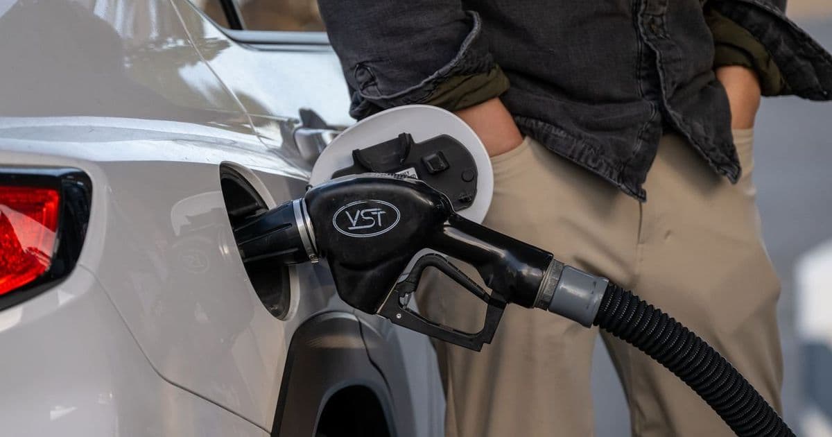 US average gas price hits $4 a gallon amid Iran war