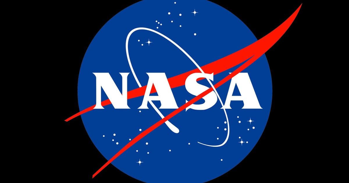 Webb Telescope Solves Mystery of Heat-Formed Minerals in Ultracold Comets