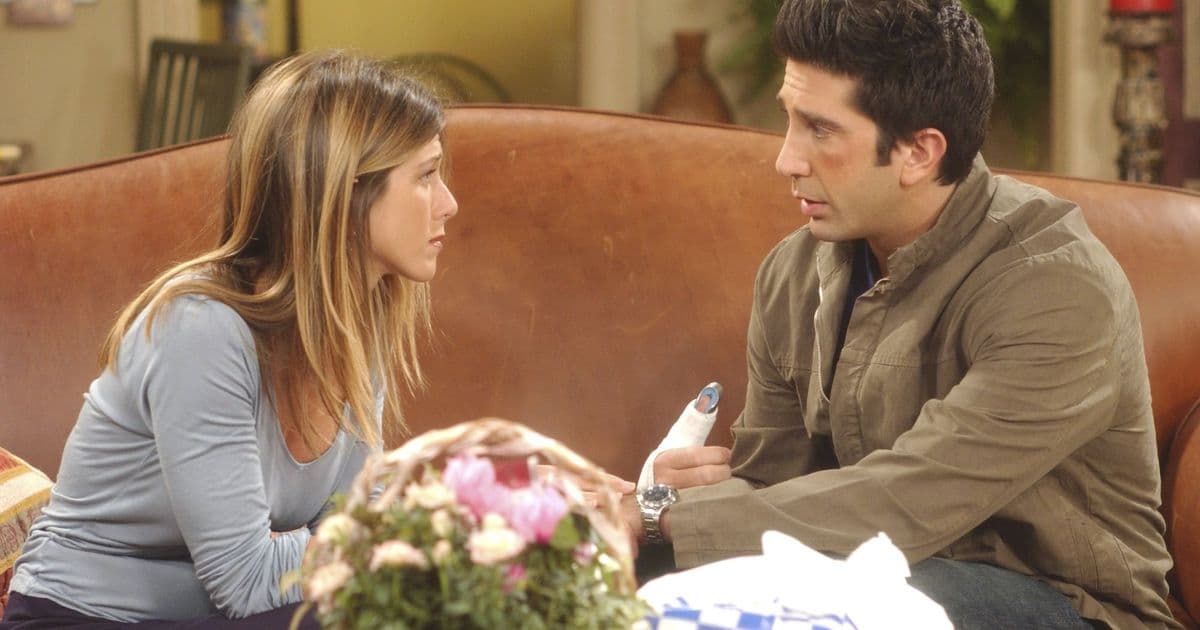 Friends GIF Overload: How Jennifer Aniston's Happy Dance Broke a Linux Filesystem