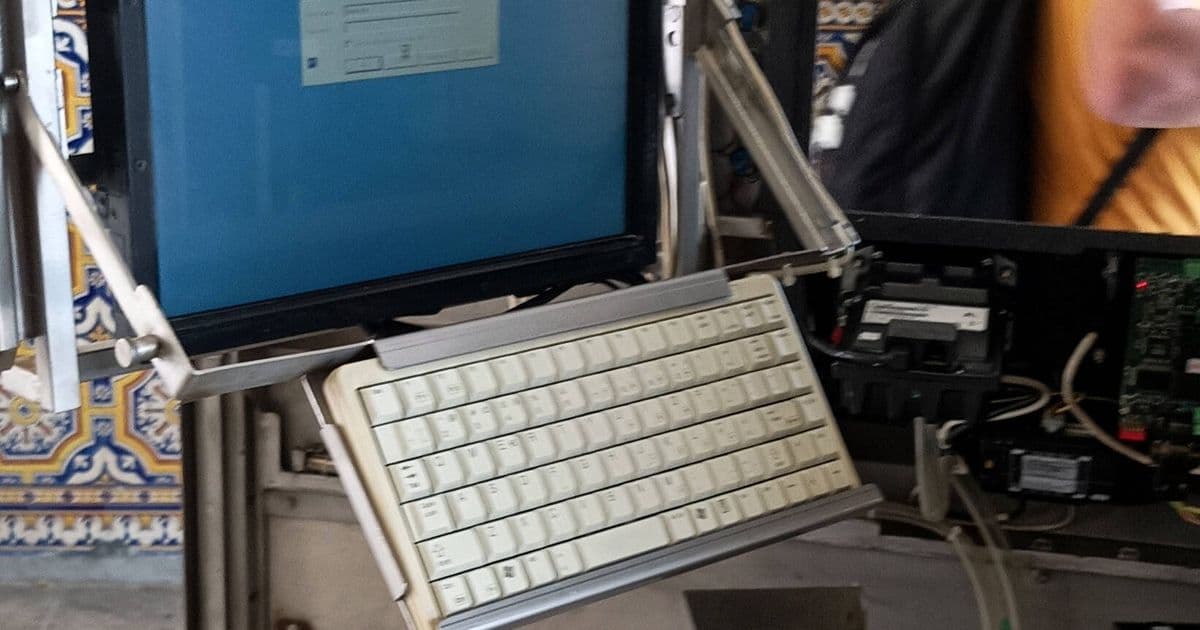 Unsupported Windows 2000 in Portuguese Rail Infrastructure Highlights Critical Compliance Risks