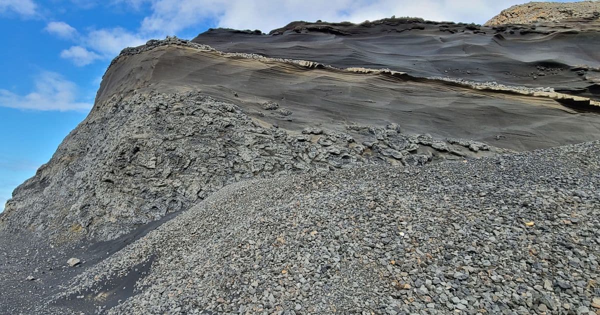 X-raying Rocks Reveals Their Carbon-Storing Capacity