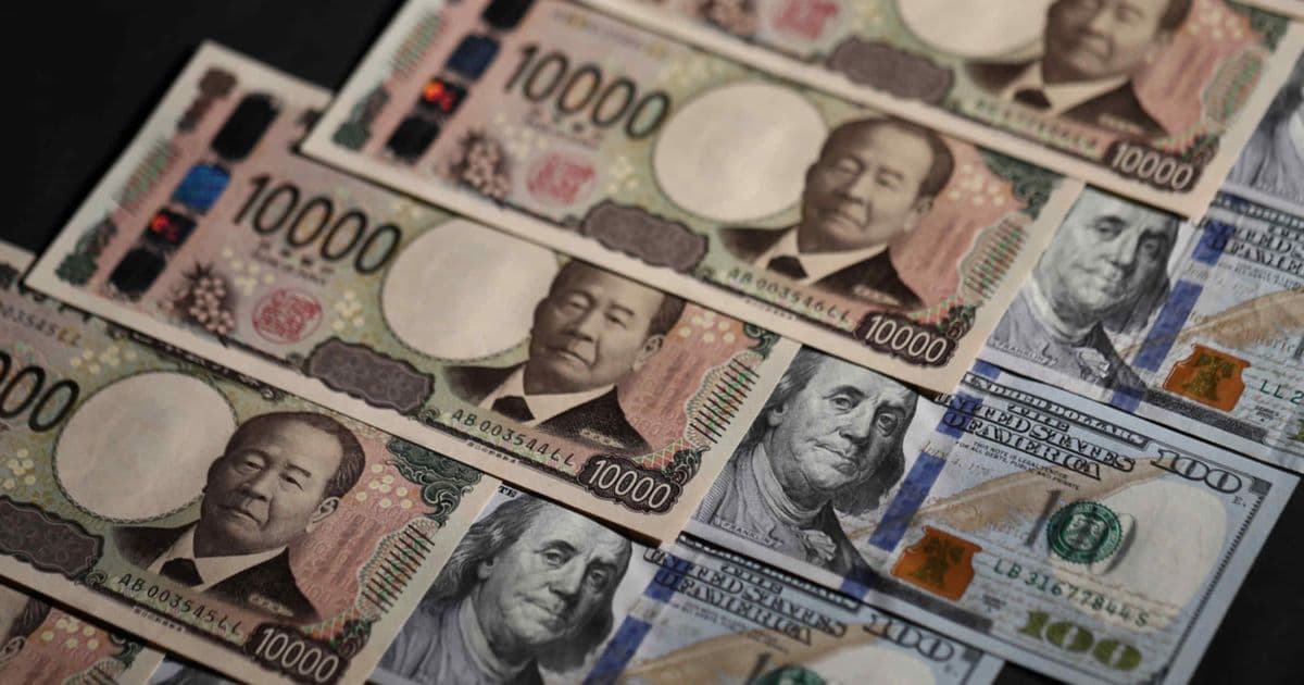 Yen Weakens to 154 Against Dollar as Strong US Jobs Data Dampens Rate Cut Expectations