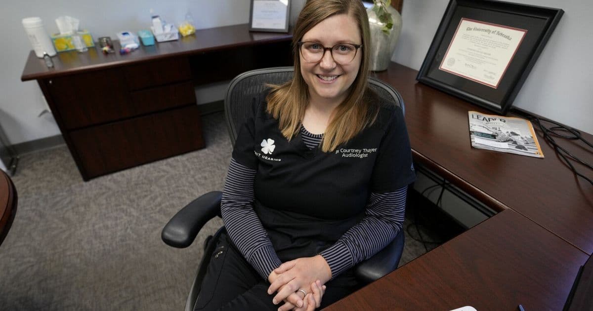 Younger Americans Drive AI Adoption in Daily Life, Survey Reveals Generational Divide