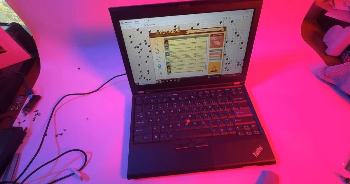 DIY IPS Display Upgrade Transforms 14-Year-Old ThinkPad for Just $25