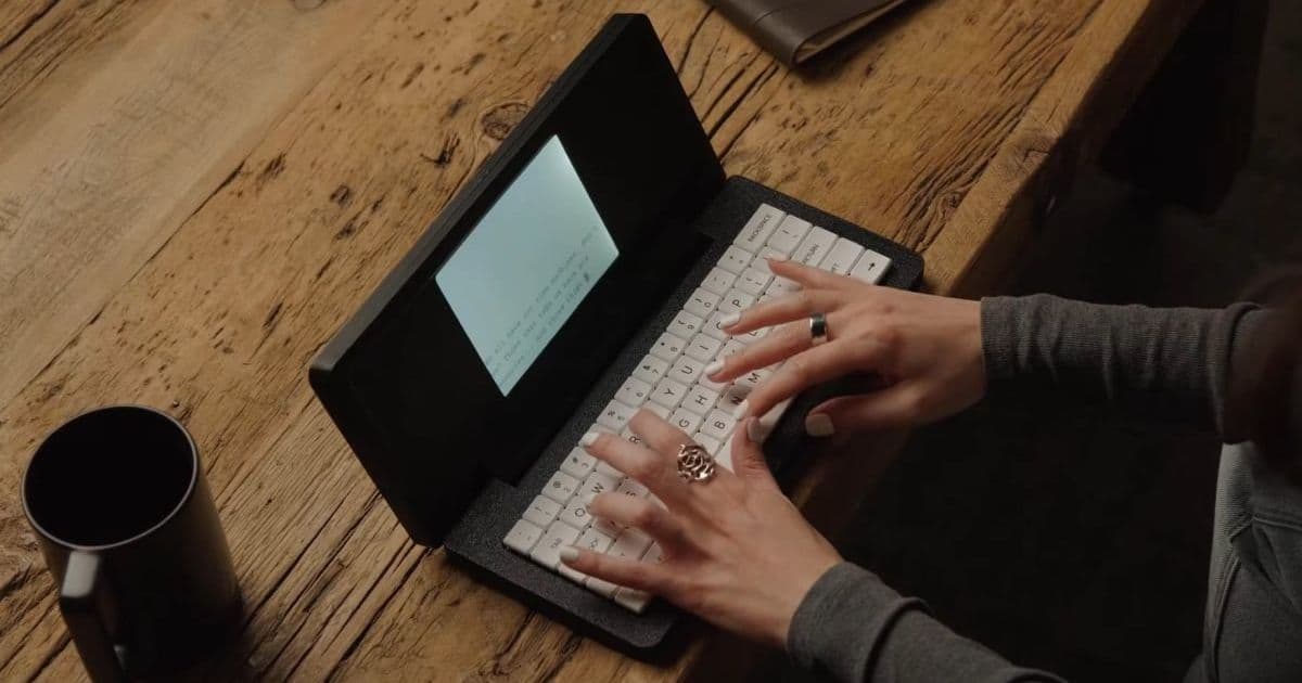 Zerowriter Fold Brings a Laptop‑Style Clamshell to E‑Ink Writing Devices