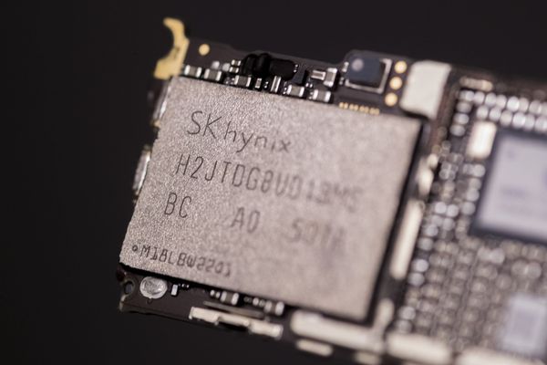 $1 billion in iPhone 18 Pro wafers await packaging as DRAM shortage strains Apple supply chain
