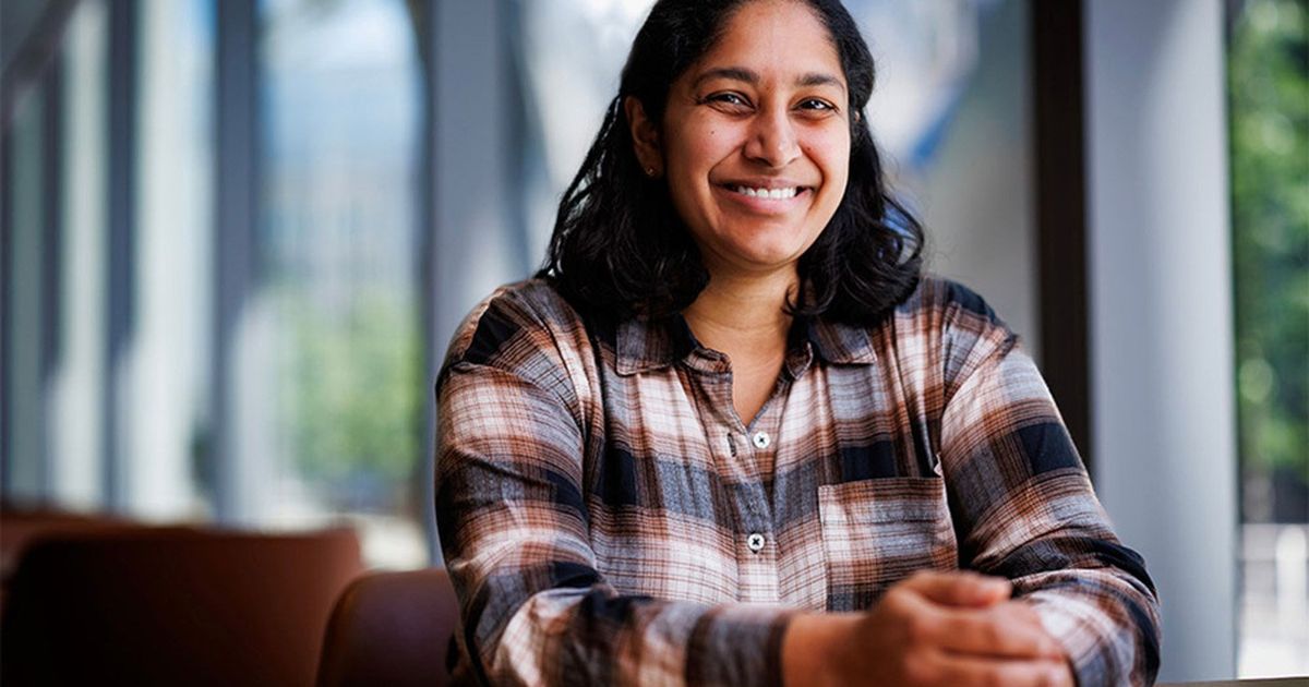 Optimizing Power Grids with AI: Balancing Efficiency, Renewables, and Resilience