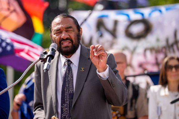 House Democrats' Public Feud Escalates Over Impeachment Vote Attendance