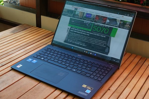 Acer Swift 16 AI OLED Laptop Drops to $799: Lunar Lake Powerhouse with Stunning Display